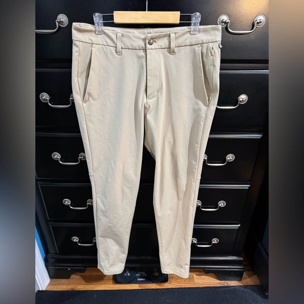 lululemon Commission Slim Fit Chinos in Beige - 31x30